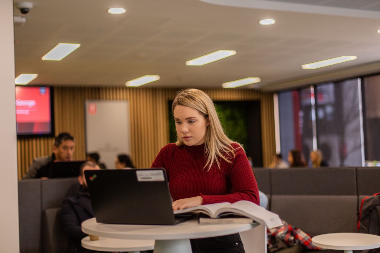 Students in Hawthorn Library 2019