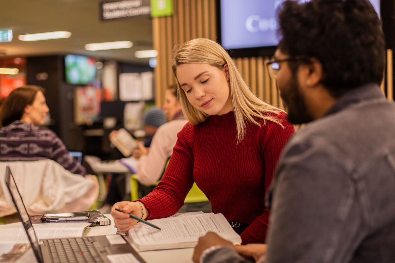 Students in Hawthorn Library 2019