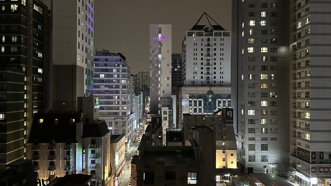 Buildings in Seoul City Block buildings at night