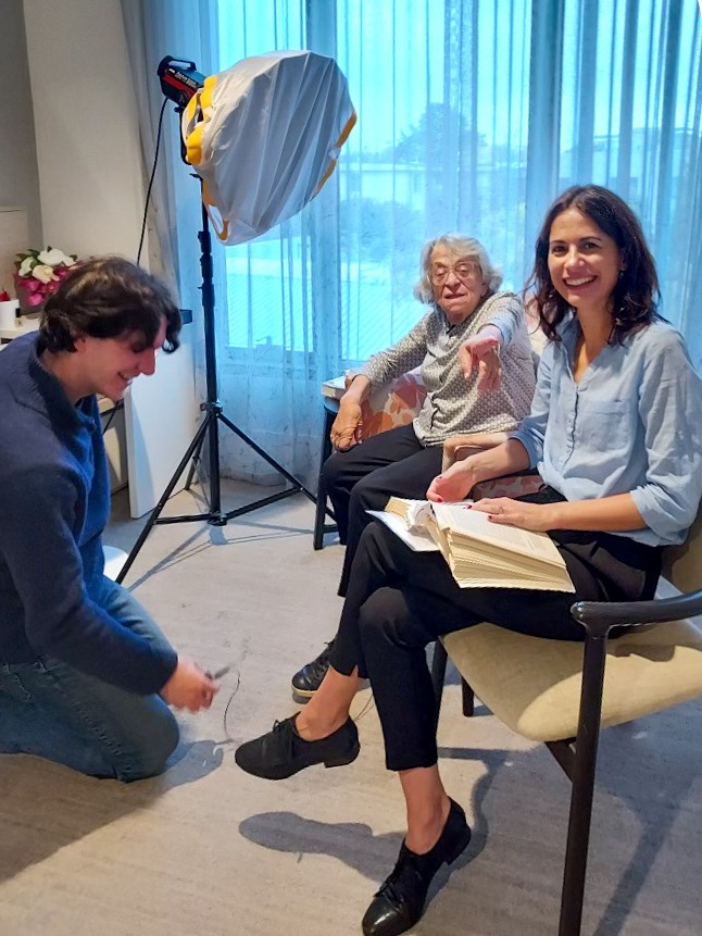 On set of N'Ouiblez Jamais